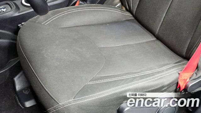 Jeep Wrangler 2016 — photo 31