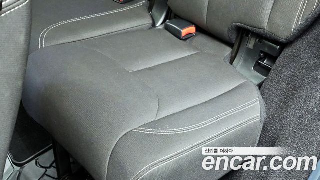 Jeep Wrangler 2016 — photo 32