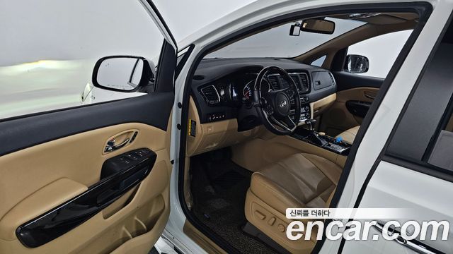 Kia Canival 2019 — photo 10