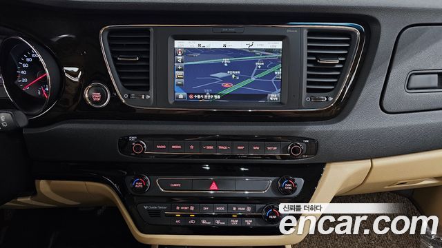Kia Canival 2019 — photo 12