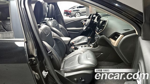 Jeep Cherokee 2017 — photo 13