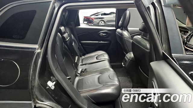 Jeep Cherokee 2017 — photo 16