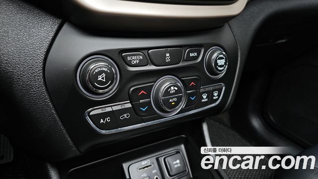 Jeep Cherokee 2017 — photo 27