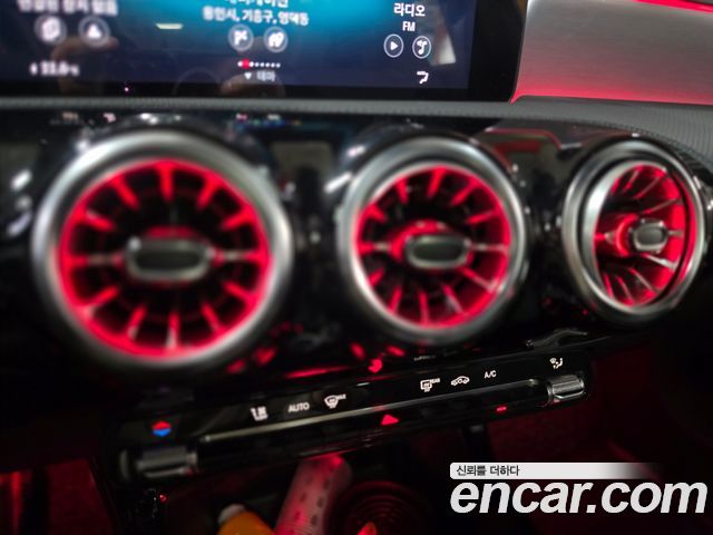 Mercedes-Benz CLA-Class 2022 — photo 8