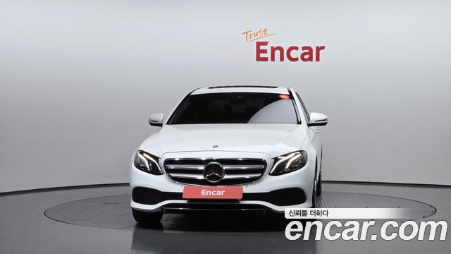 Mercedes-Benz E-Class 2018 — photo 3