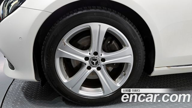 Mercedes-Benz E-Class 2018 — photo 5