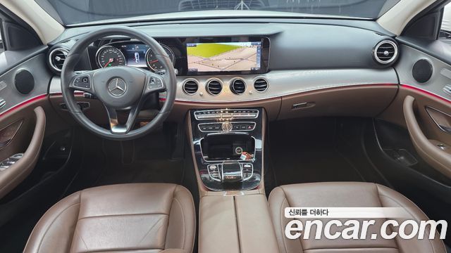 Mercedes-Benz E-Class 2018 — photo 10