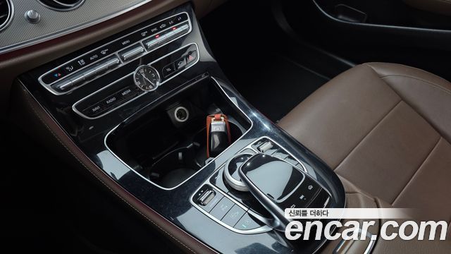 Mercedes-Benz E-Class 2018 — photo 23