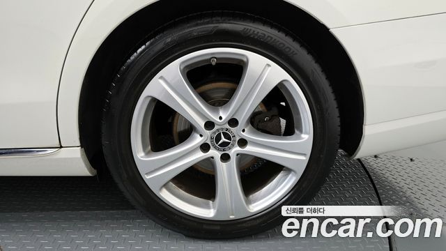 Mercedes-Benz E-Class 2018 — photo 7