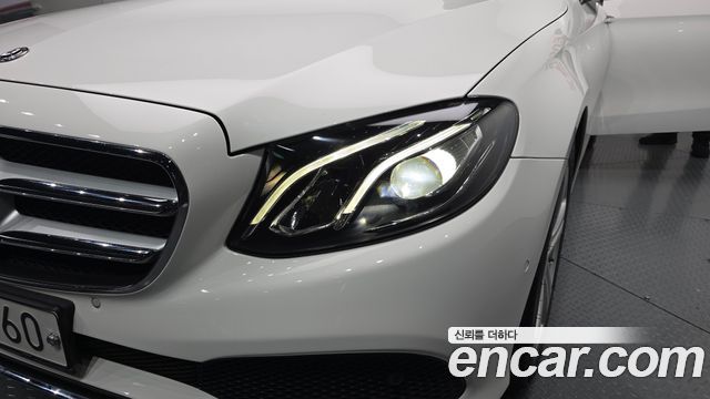 Mercedes-Benz E-Class 2018 — photo 8