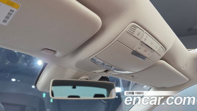 Mercedes-Benz E-Class 2018 — photo 28