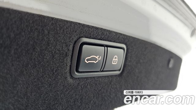 Genesis G80 2017 — photo 17