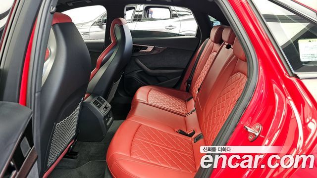 Audi S4 2023 — photo 16