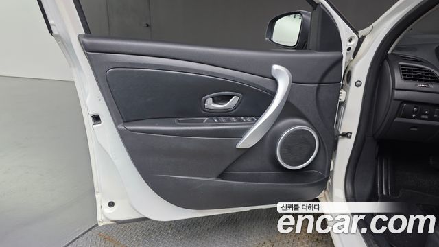 Renault Korea SM3 2015 — photo 14