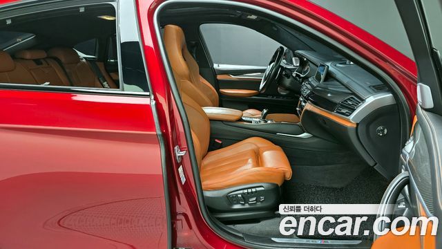 BMW X6M 2019 — photo 11