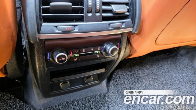 BMW X6M 2019 — photo 17