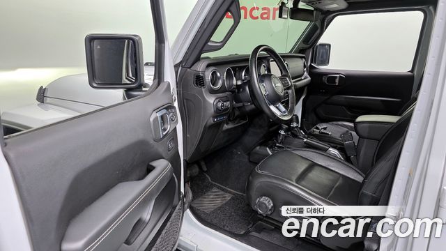 Jeep Wrangler 2022 — photo 13