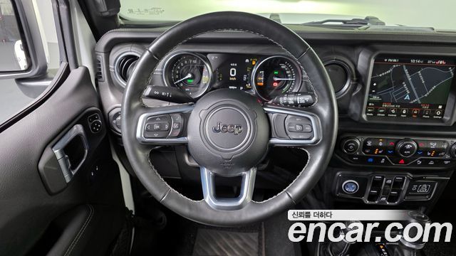 Jeep Wrangler 2022 — photo 19