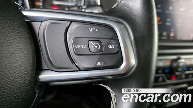Jeep Wrangler 2022 — photo 26