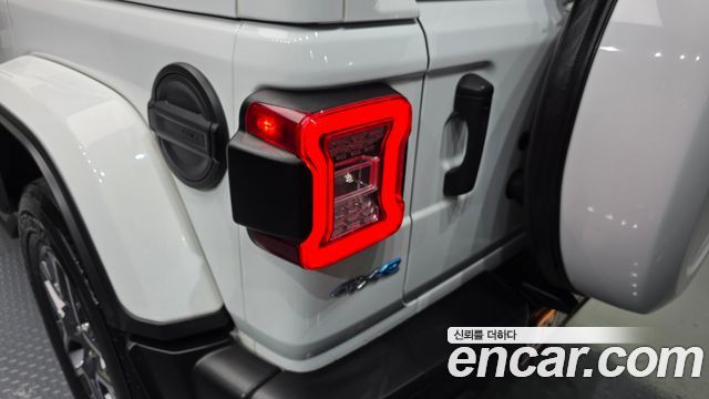 Jeep Wrangler 2022 — photo 9