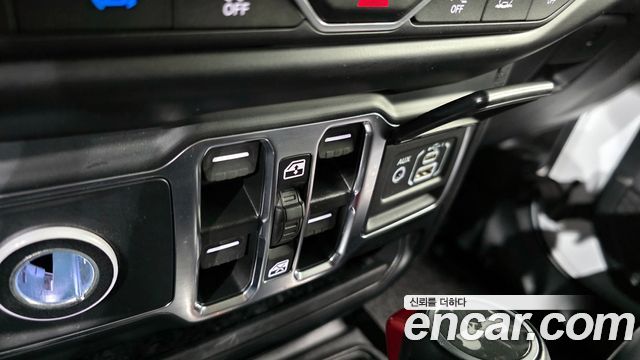 Jeep Wrangler 2022 — photo 27