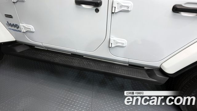 Jeep Wrangler 2022 — photo 33