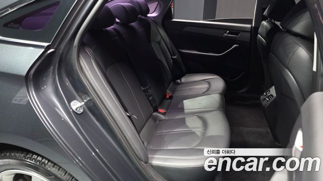 Hyundai Sonata 2019 — photo 17