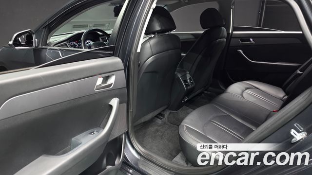 Hyundai Sonata 2019 — photo 18