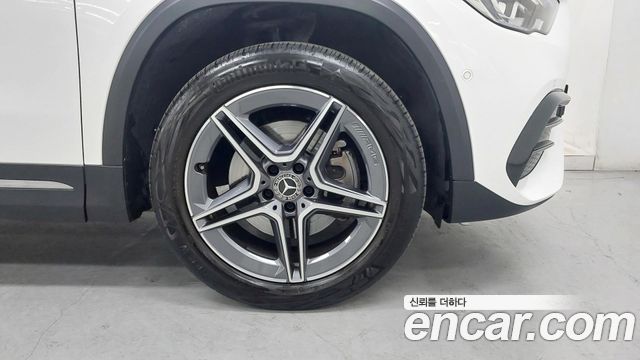 Mercedes-Benz GLA-Class 2023 — photo 5