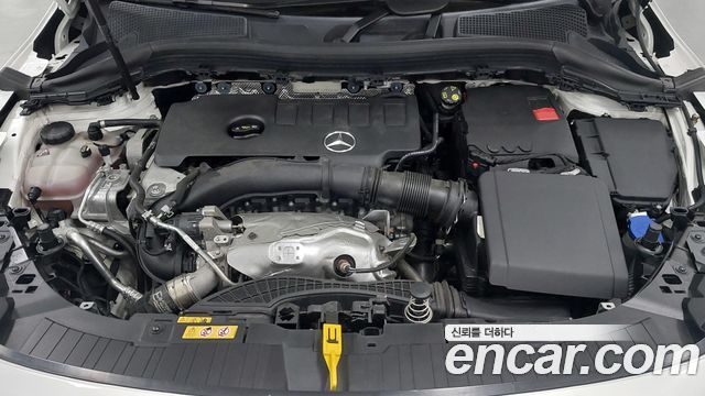 Mercedes-Benz GLA-Class 2023 — photo 6