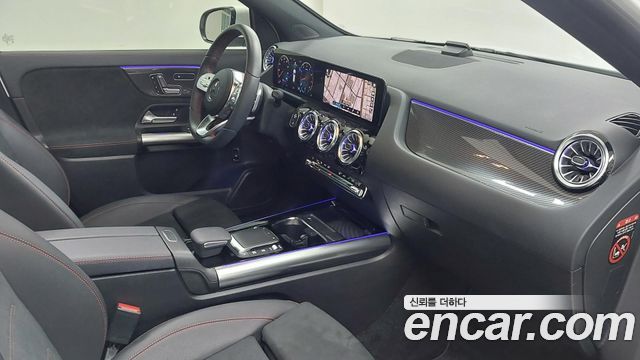 Mercedes-Benz GLA-Class 2023 — photo 9