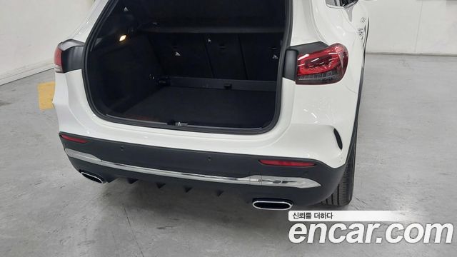 Mercedes-Benz GLA-Class 2023 — photo 11