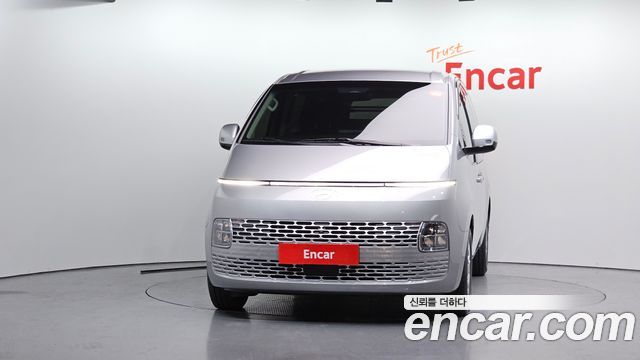 Hyundai Staria 2025 — photo 3
