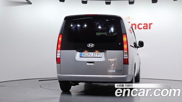 Hyundai Staria 2025 — photo 4