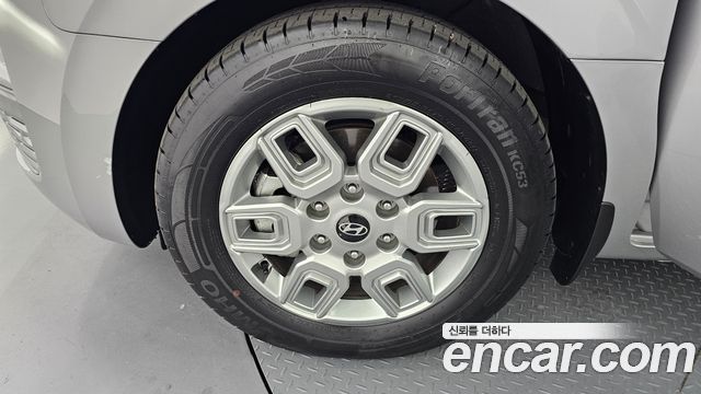 Hyundai Staria 2025 — photo 5