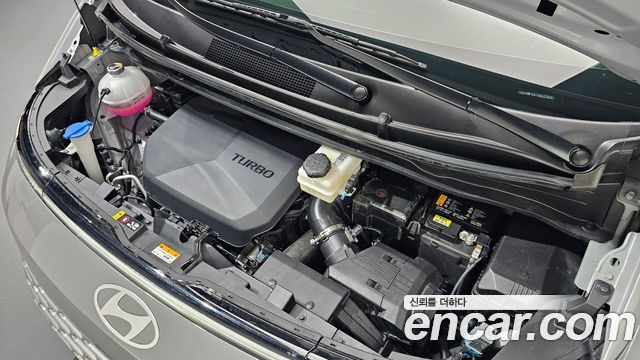 Hyundai Staria 2025 — photo 6