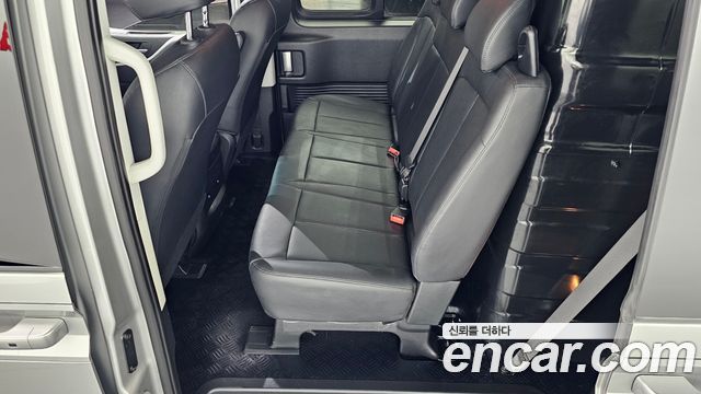 Hyundai Staria 2025 — photo 12