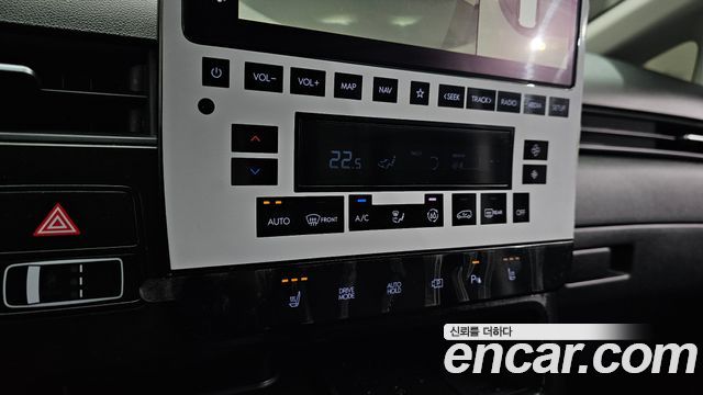 Hyundai Staria 2025 — photo 17