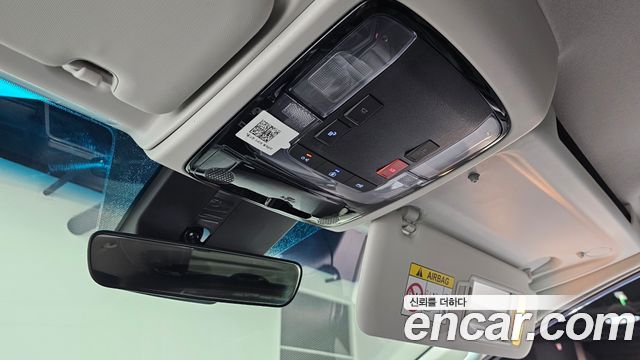Hyundai Staria 2025 — photo 19