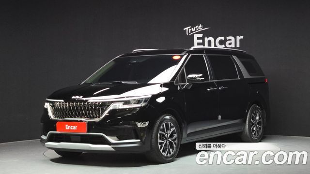 Kia Canival 2023 — photo 1