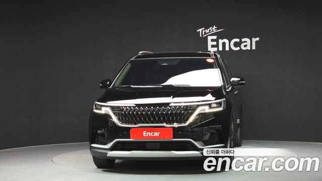 Kia Canival 2023 — photo 3