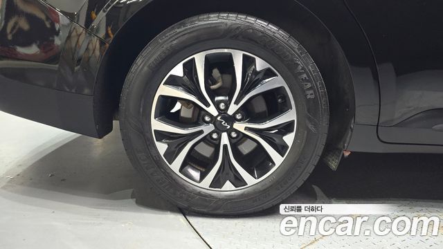 Kia Canival 2023 — photo 5