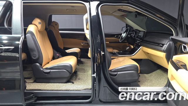 Kia Canival 2023 — photo 11