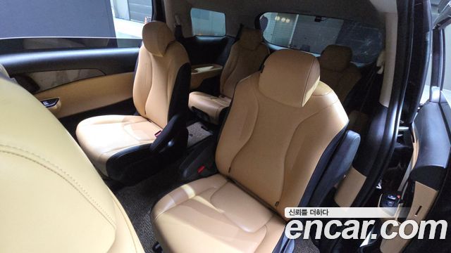 Kia Canival 2023 — photo 12