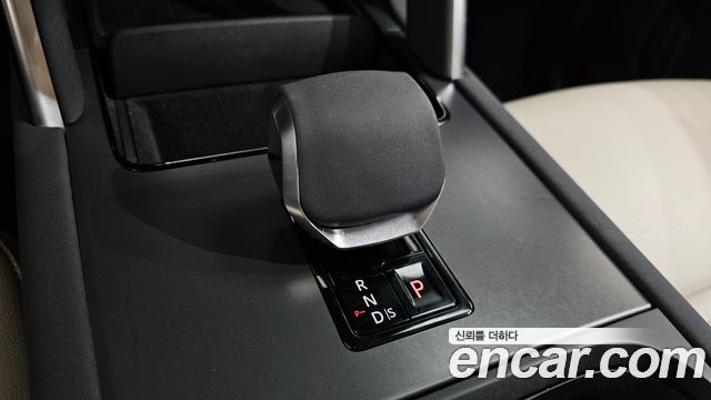 Land Rover Discovery Sport 2025 — photo 12