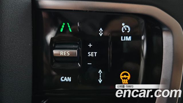 Land Rover Discovery Sport 2025 — photo 25