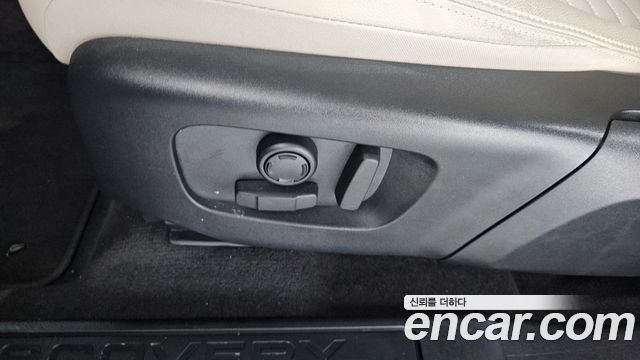 Land Rover Discovery Sport 2025 — photo 31