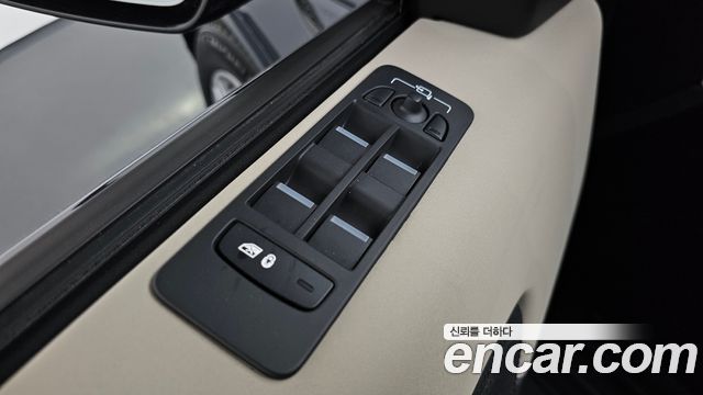 Land Rover Discovery Sport 2025 — photo 39
