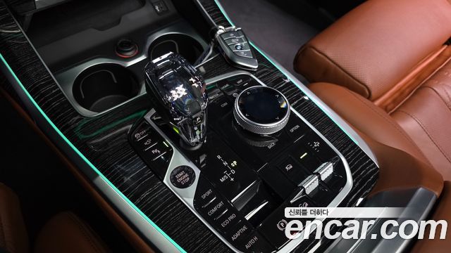 BMW X7 2021 — photo 12