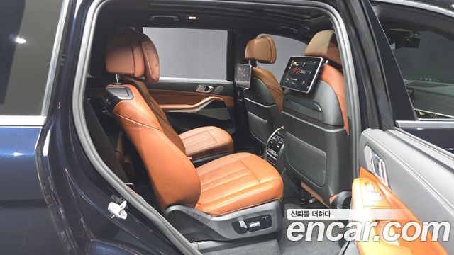 BMW X7 2021 — photo 18